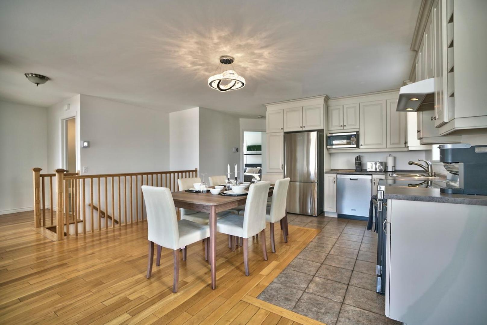 Dynamite 2-Bedroom House, Garage, Sleeps 6 Sherbrooke Exterior photo