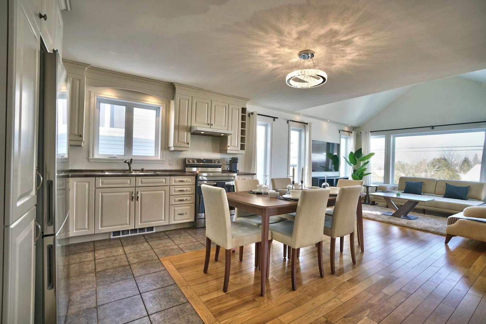 Dynamite 2-Bedroom House, Garage, Sleeps 6 Sherbrooke Exterior photo